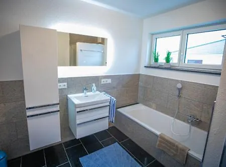 Haus Maria Waldblick, Hochwertige Ausstattung 2 Schlafzimmer, Naehe Legoland Apartmán Burtenbach